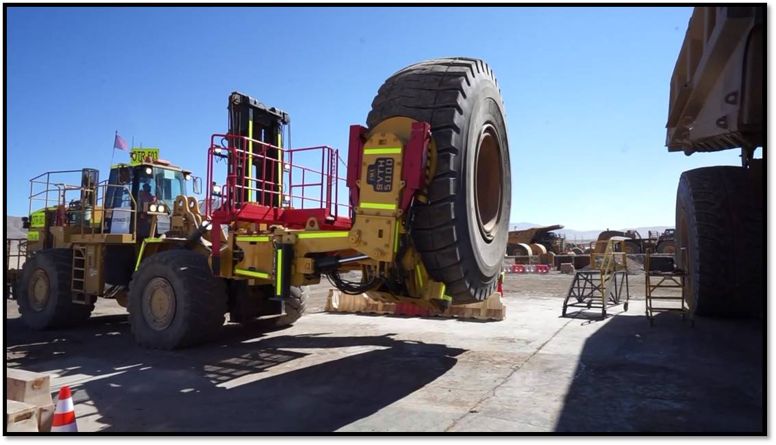 Mercurio Antofagasta Newspaper: FMA Tire Manipulator won the Avonni 2019 award and is already exported to Brazil.