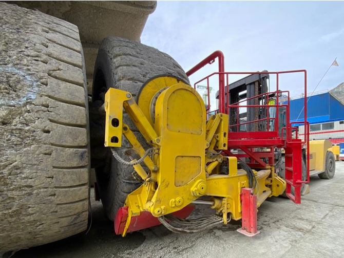 SVTH4000 Vertical manipulator on CNN Chile